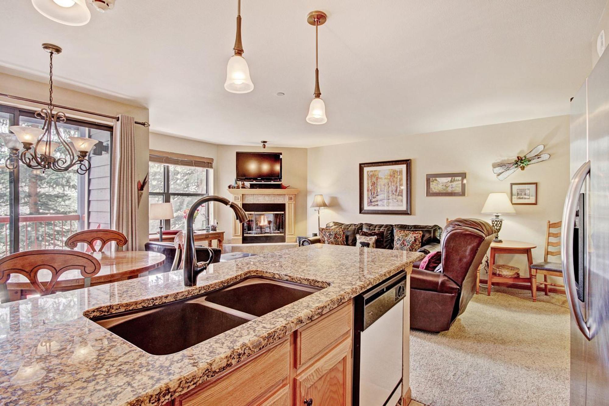 River Mountain Lodge By Breckenridge Hospitality Room photo